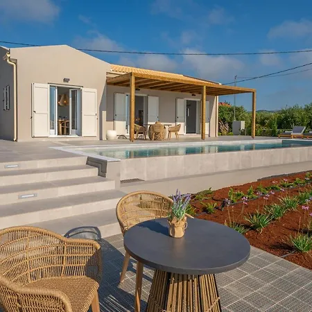 Willa Summer Breeze Tzamarelata