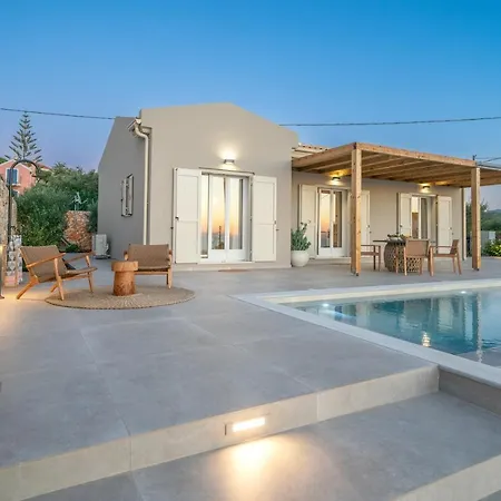 Summer Breeze Willa Tzamarelata