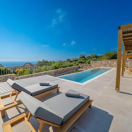 Summer Breeze Villa Tzamarelata