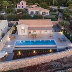 Villa Summer Breeze Tzamarelata